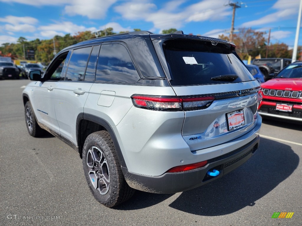 2023 Grand Cherokee Trailhawk 4XE - Silver Zynith / Global Black photo #4