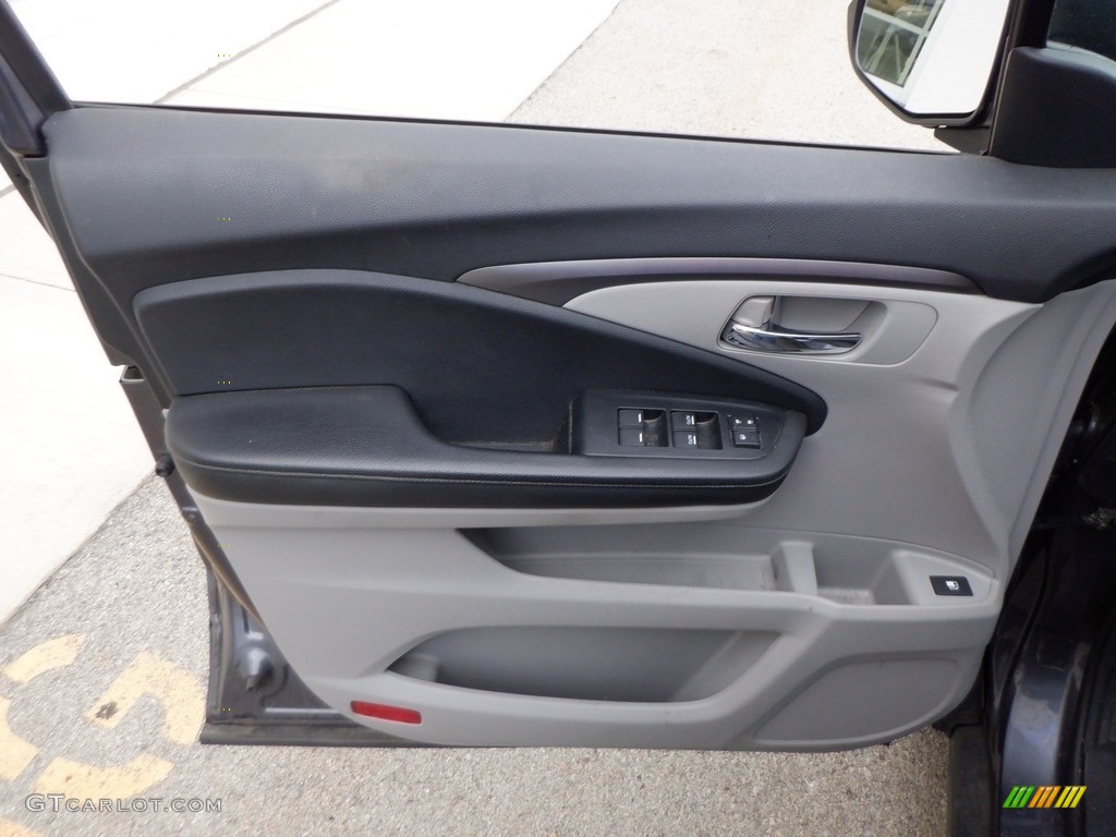 2020 Honda Ridgeline RTL AWD Door Panel Photos