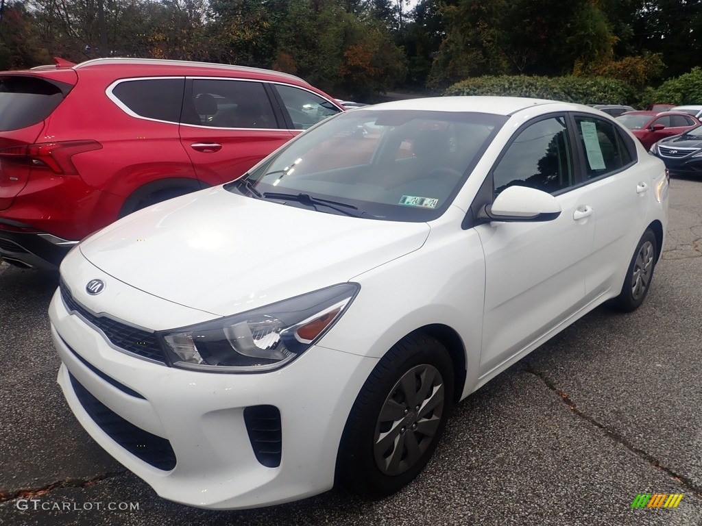 Clear White Kia Rio