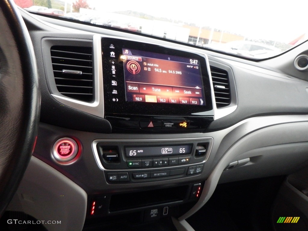 2020 Honda Ridgeline RTL AWD Controls Photo #146698905