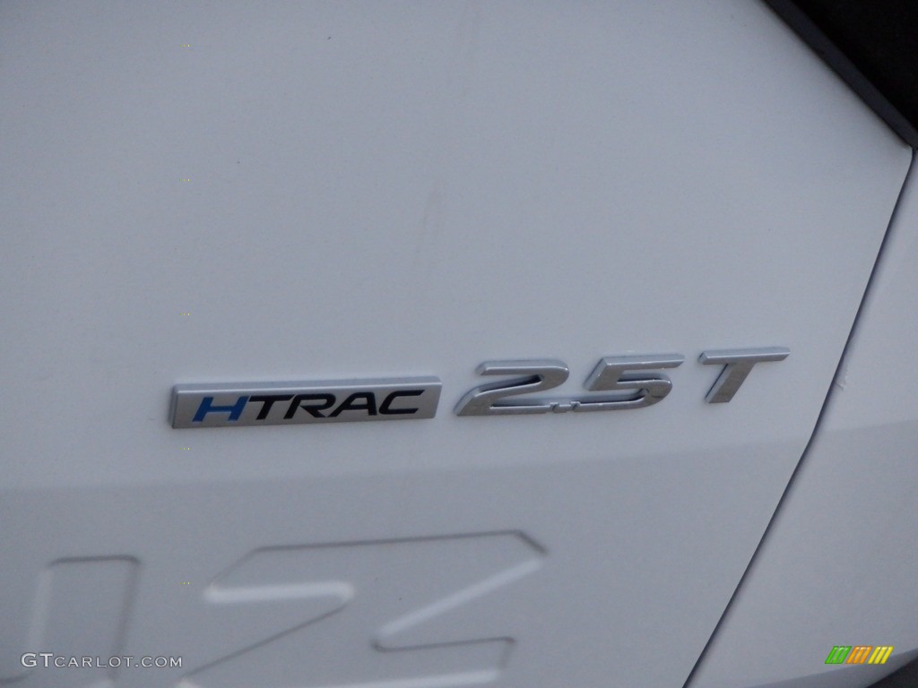 2024 Hyundai Santa Cruz Limited AWD Marks and Logos Photos