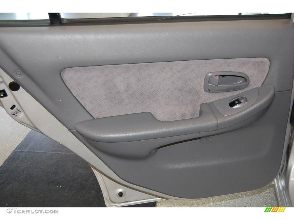 2004 Elantra GLS Sedan - Sterling Silver / Gray photo #34