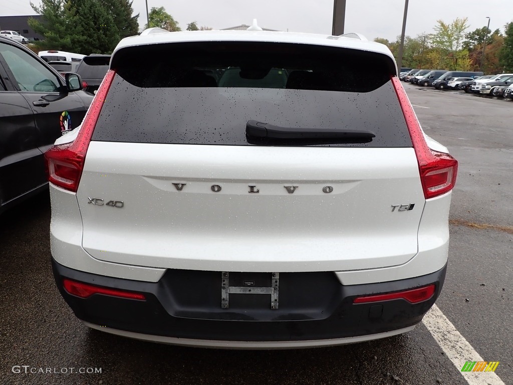2021 XC40 T5 Momentum AWD - Crystal White Metallic / Charcoal photo #3
