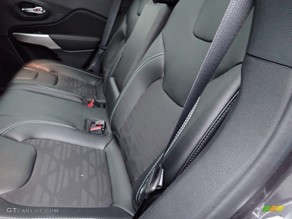 2022 Jeep Cherokee X 4x4 Rear Seat Photos