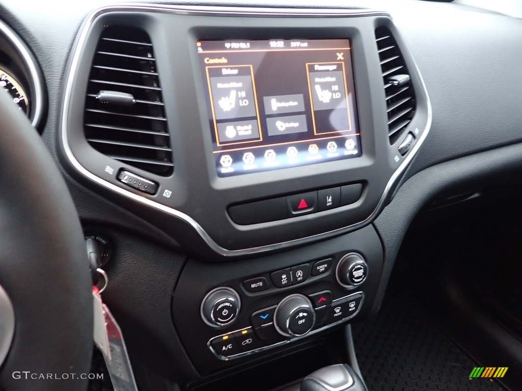 2022 Jeep Cherokee X 4x4 Controls Photos