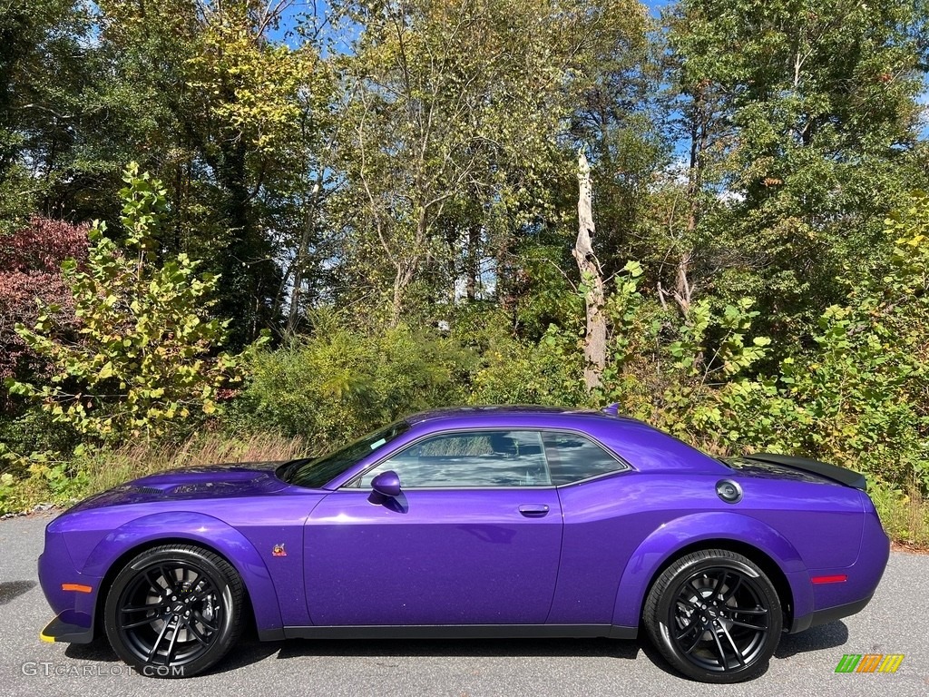 2023 Challenger R/T Scat Pack Widebody - Plum Crazy Pearl / Black photo #1