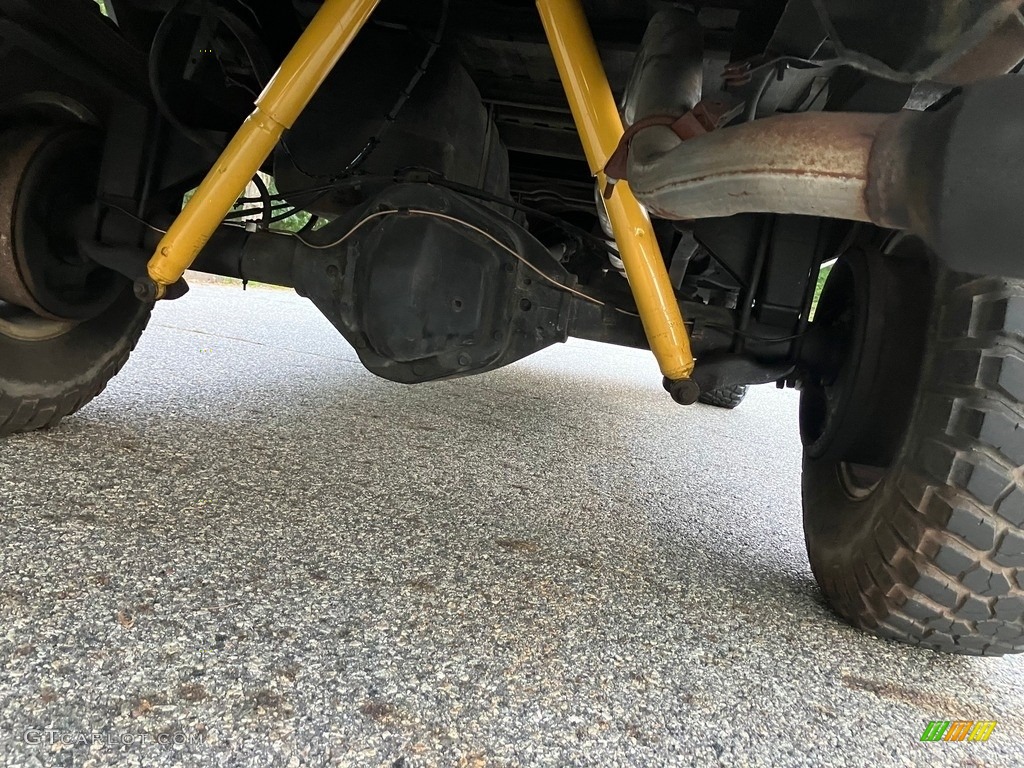 1992 Dodge Ram 250 Regular Cab 4x4 Undercarriage Photo #146703187