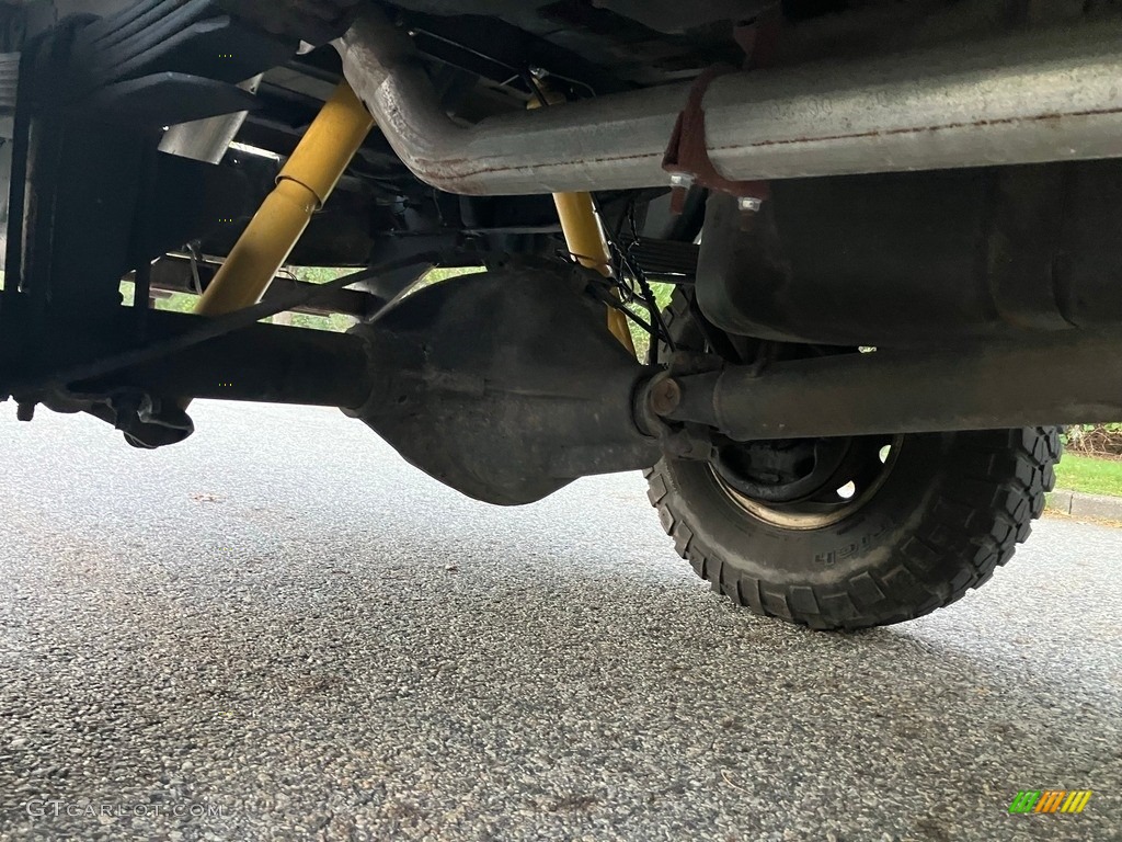 1992 Dodge Ram 250 Regular Cab 4x4 Undercarriage Photo #146703310
