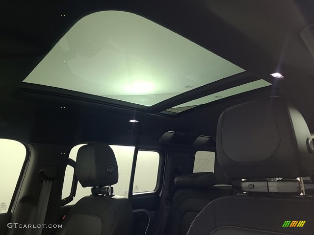 2024 Land Rover Defender 110 X-Dynamic SE Sunroof Photo #146704973