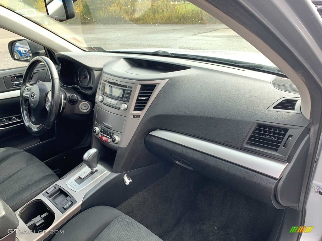 2013 Legacy 2.5i Premium - Ice Silver Metallic / Black photo #24
