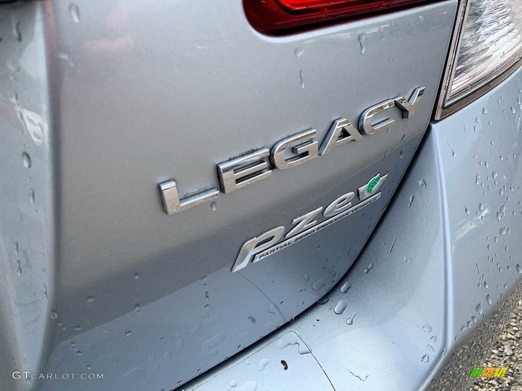 2013 Legacy 2.5i Premium - Ice Silver Metallic / Black photo #26