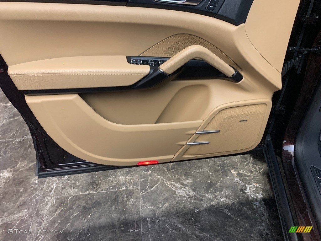2017 Porsche Cayenne Platinum Edition Luxor Beige Door Panel Photo #146705649