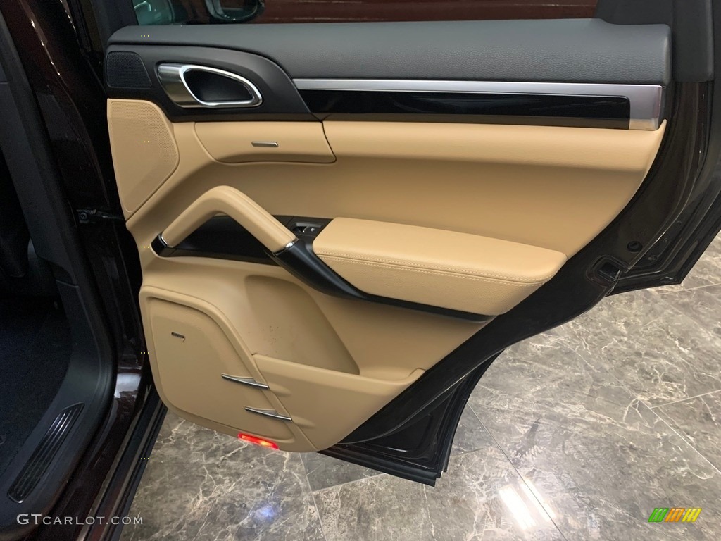 2017 Porsche Cayenne Platinum Edition Door Panel Photos