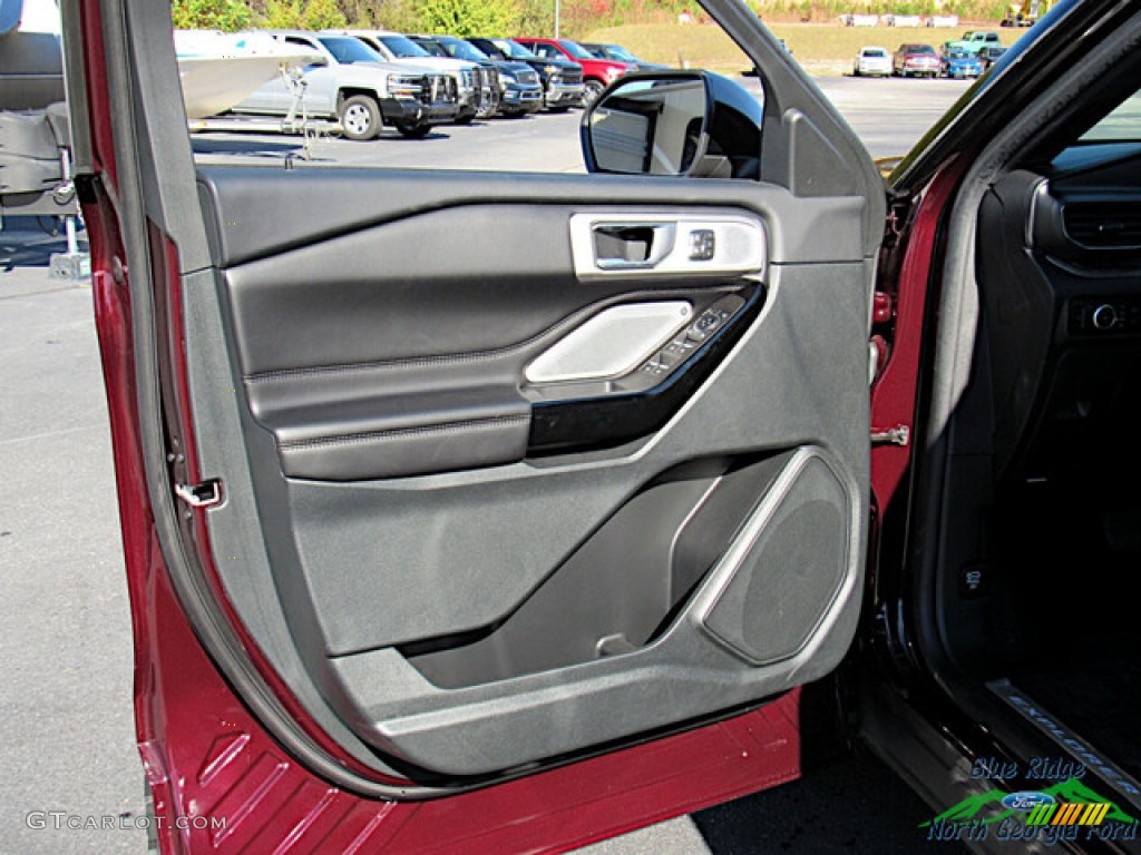 2023 Ford Explorer Platinum 4WD Door Panel Photos