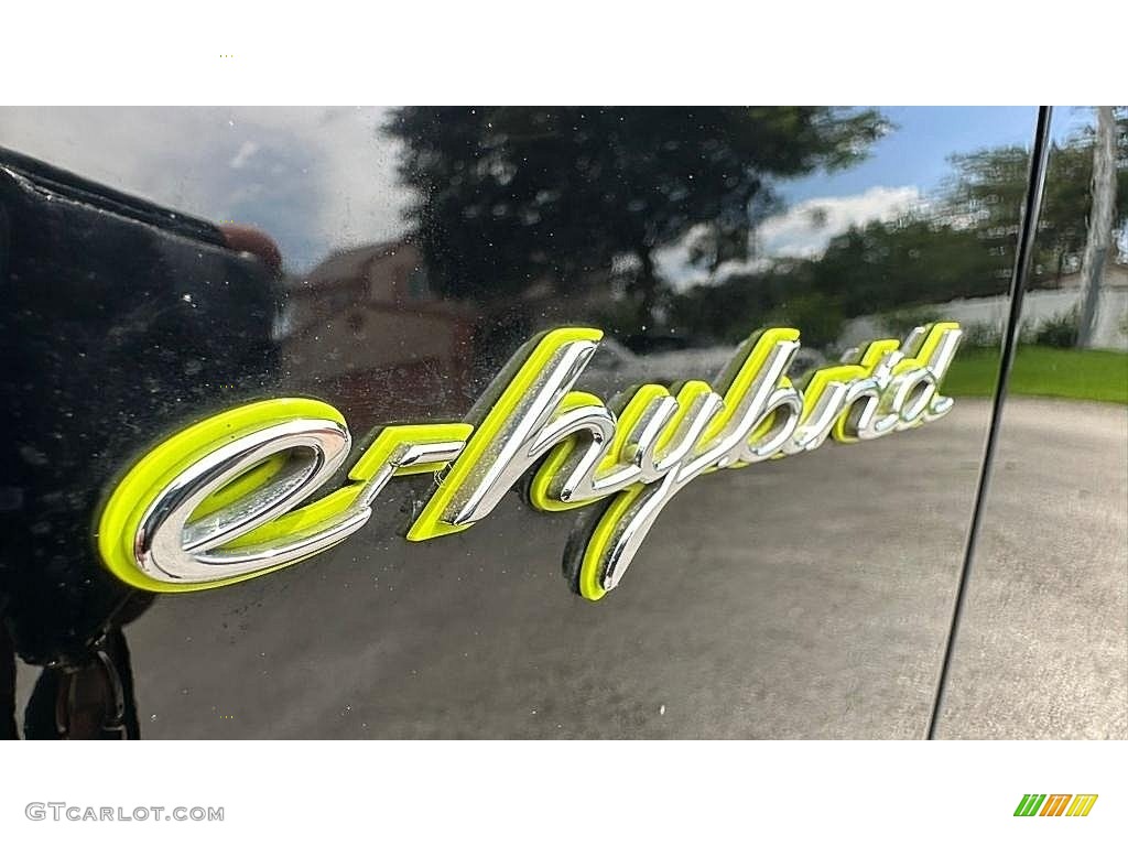 2017 Porsche Cayenne S E-Hybrid Marks and Logos Photos