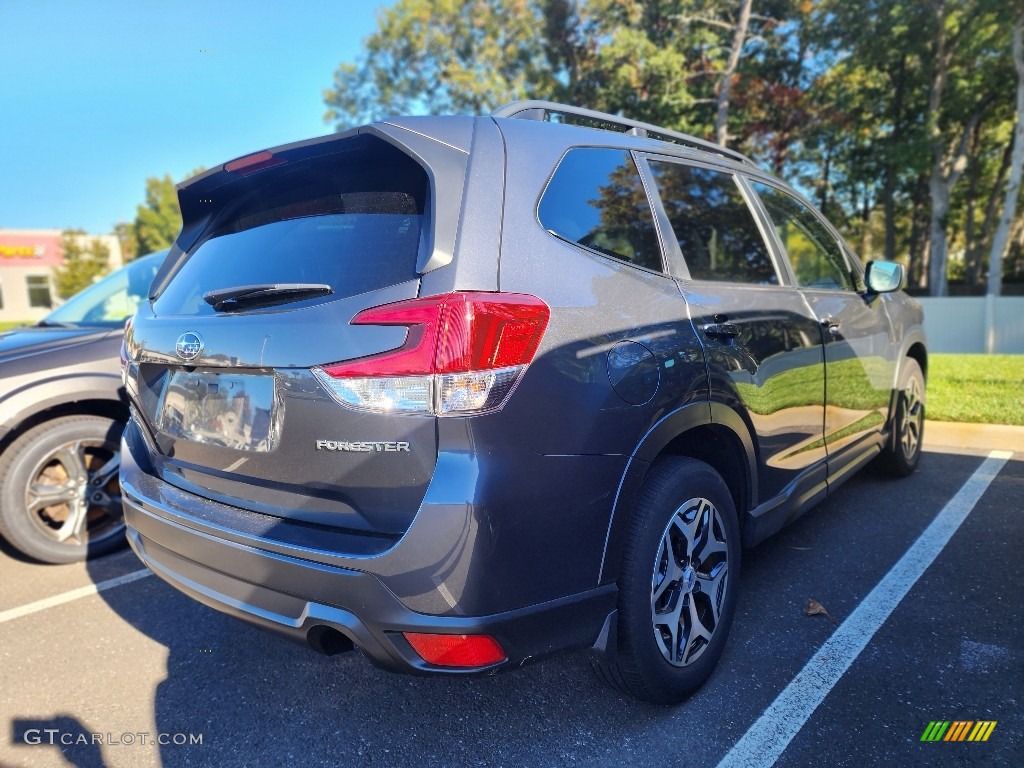 2021 Forester 2.5i Premium - Magnetite Gray Metallic / Black photo #3