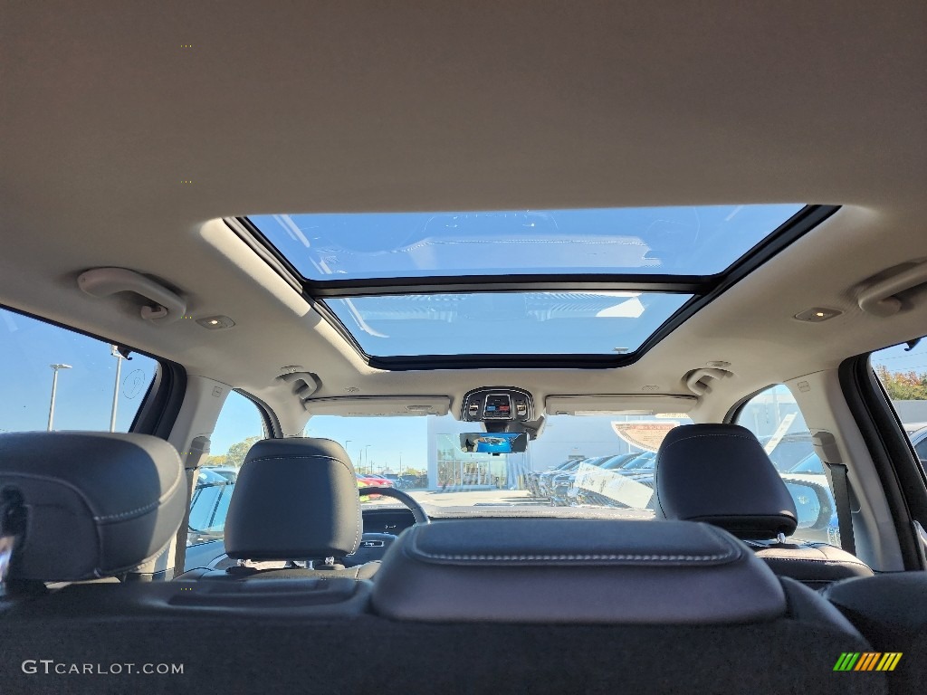 2024 Grand Cherokee 4XE - Baltic Gray Metallic / Global Black photo #11