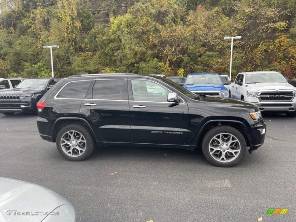 2021 Grand Cherokee Overland 4x4 - Diamond Black Crystal Pearl / Black photo #3