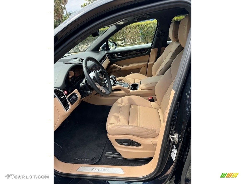 Black/Mojave Beige Interior 2023 Porsche Cayenne Standard Cayenne Model Photo #146708838