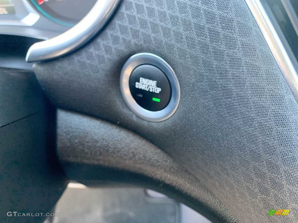 2018 Malibu LT - Summit White / Jet Black photo #16