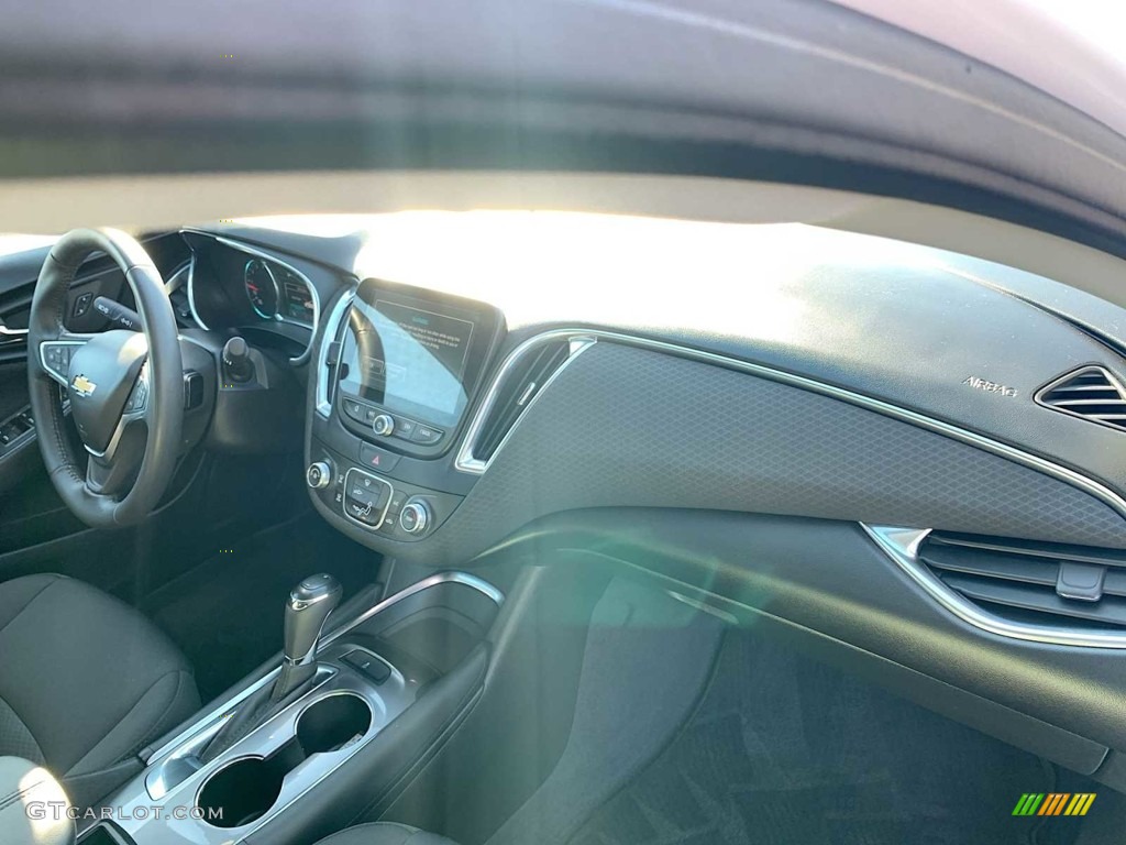 2018 Malibu LT - Summit White / Jet Black photo #27