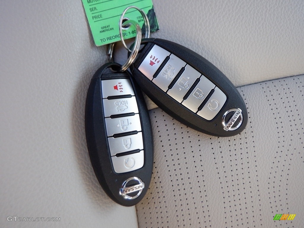 2020 Nissan Altima Platinum AWD Keys Photos
