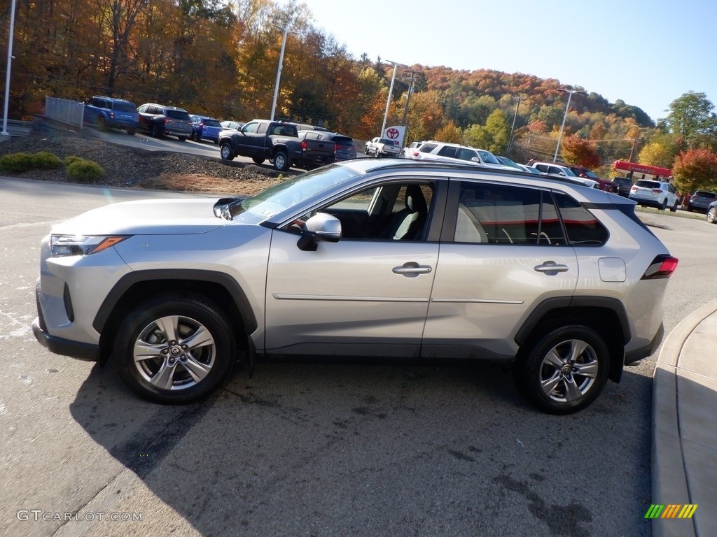 2022 RAV4 XLE AWD - Silver Sky Metallic / Black photo #6