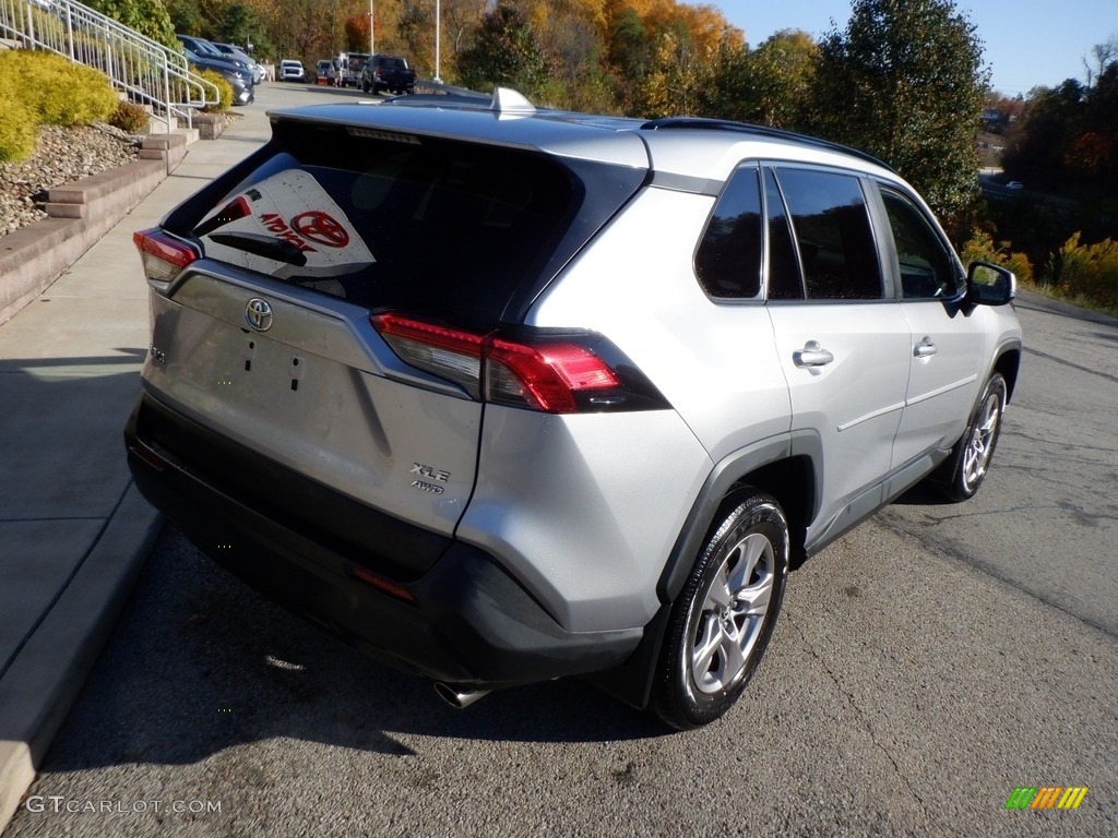2022 RAV4 XLE AWD - Silver Sky Metallic / Black photo #10
