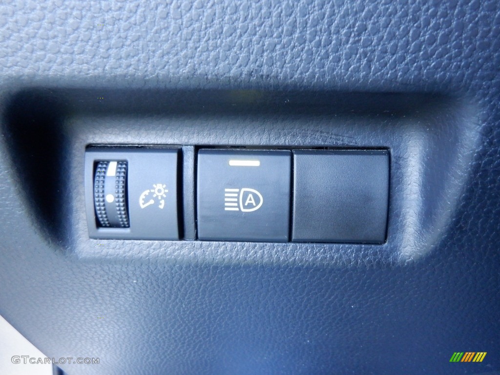 2022 Toyota RAV4 XLE AWD Controls Photo #146711557