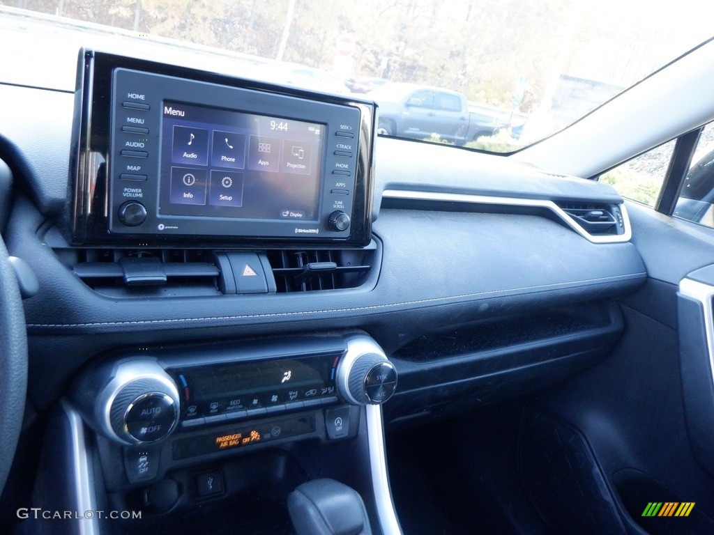 2022 Toyota RAV4 XLE AWD Dashboard Photos