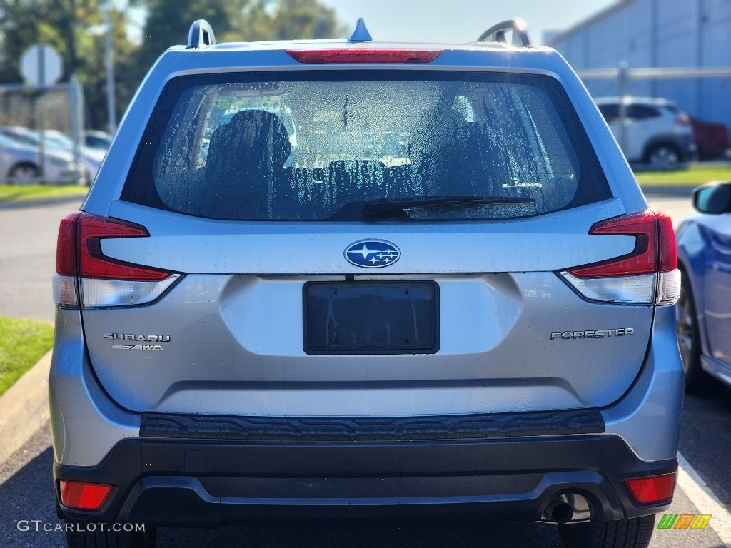 2020 Forester 2.5i - Ice Silver Metallic / Black photo #3