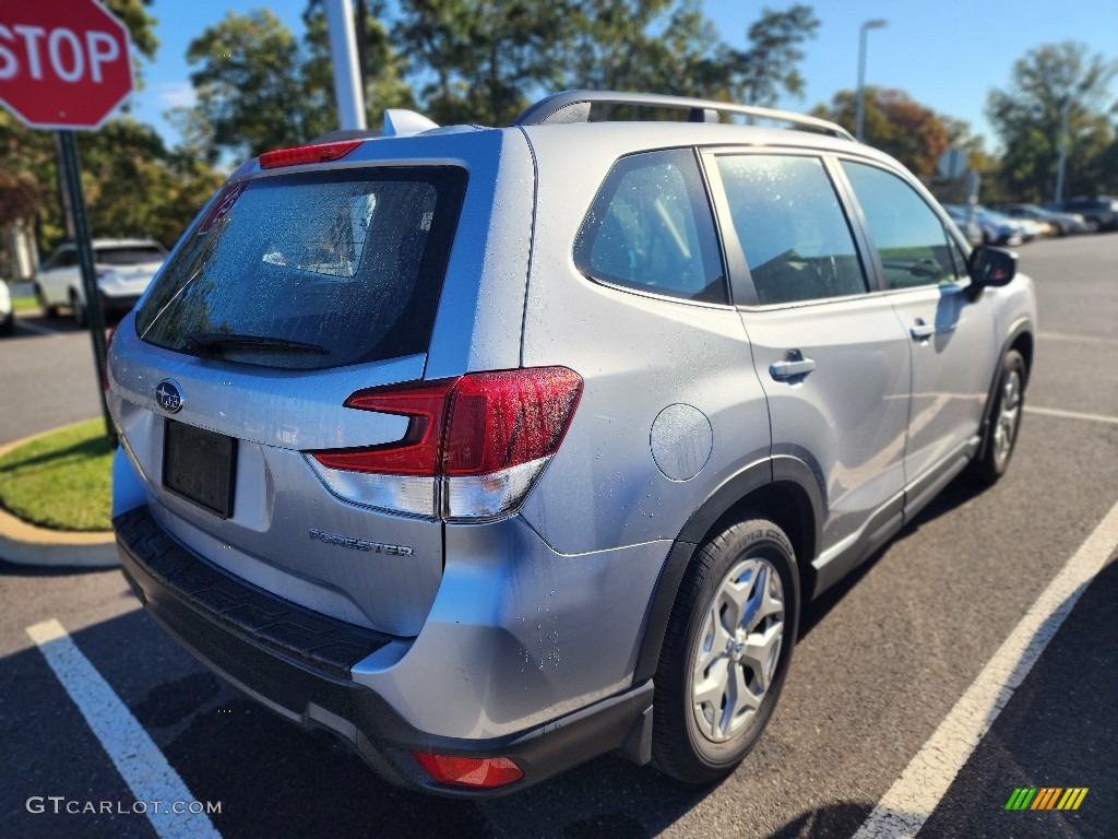 2020 Forester 2.5i - Ice Silver Metallic / Black photo #4