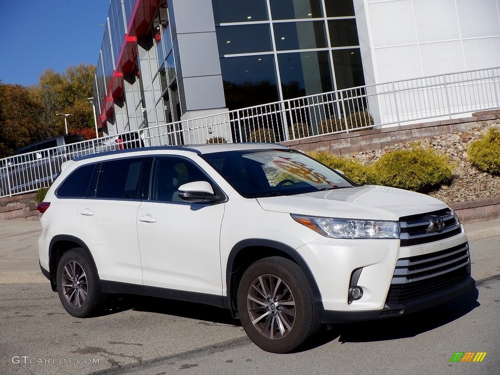 2019 Highlander XLE AWD - Blizzard Pearl White / Ash photo #1