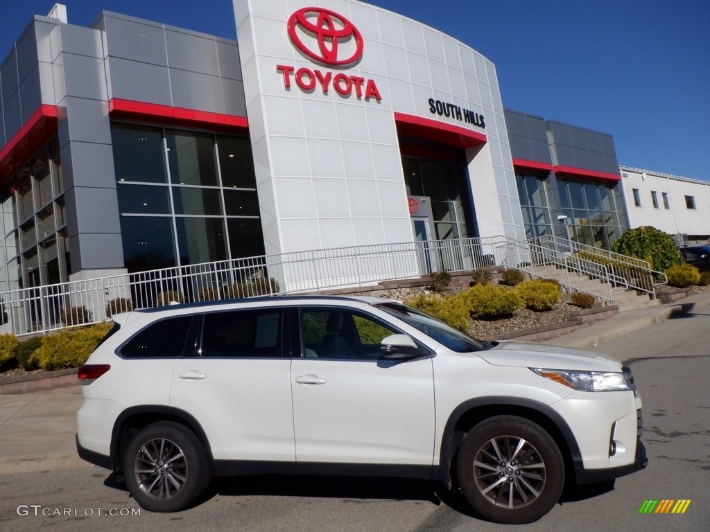 2019 Highlander XLE AWD - Blizzard Pearl White / Ash photo #2