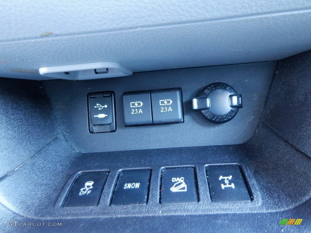 2019 Highlander XLE AWD - Blizzard Pearl White / Ash photo #19