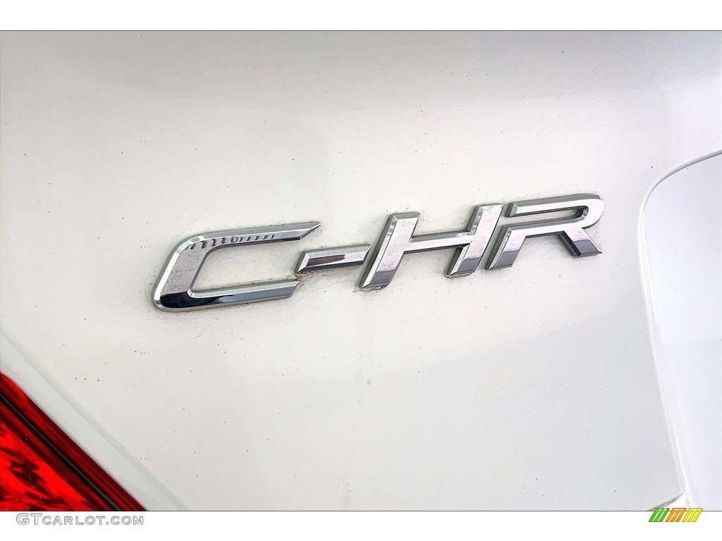 2019 Toyota C-HR LE Marks and Logos Photos