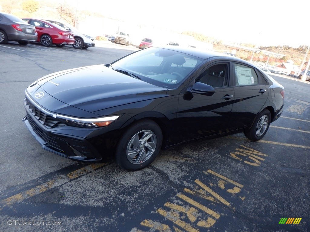 2024 Elantra SE - Abyss Black / Gray photo #4