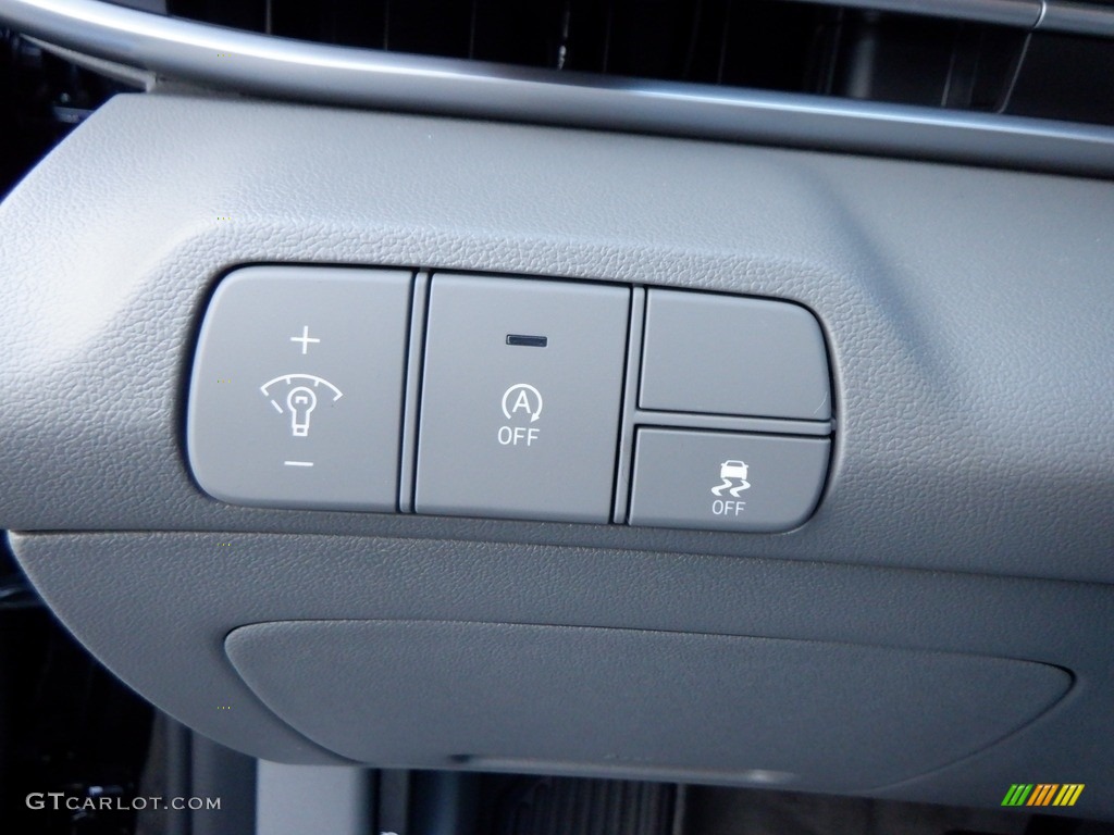 2024 Hyundai Elantra SE Controls Photos