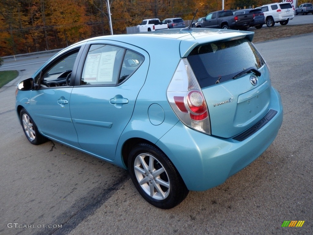 2013 Prius c Hybrid Three - Summer Rain Metallic / Light Blue Gray/Black photo #7