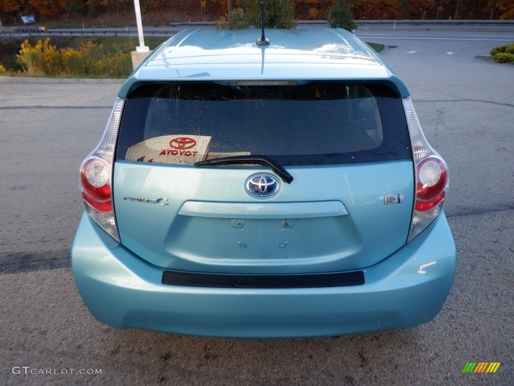 2013 Prius c Hybrid Three - Summer Rain Metallic / Light Blue Gray/Black photo #8
