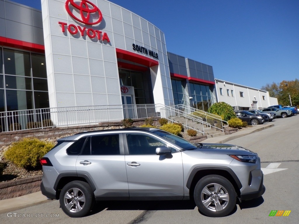 2023 RAV4 XLE AWD - Silver Sky Metallic / Black photo #2