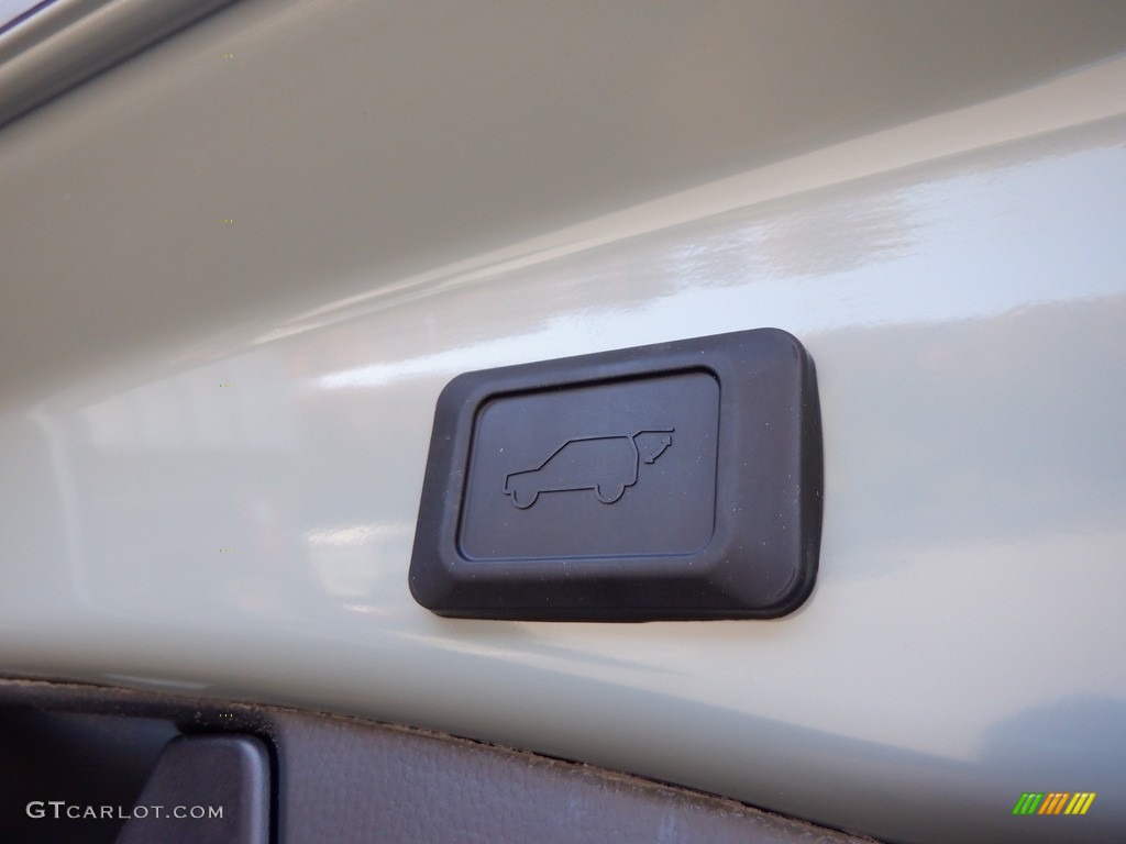 2023 RAV4 XLE Premium AWD - Lunar Rock / Black photo #34