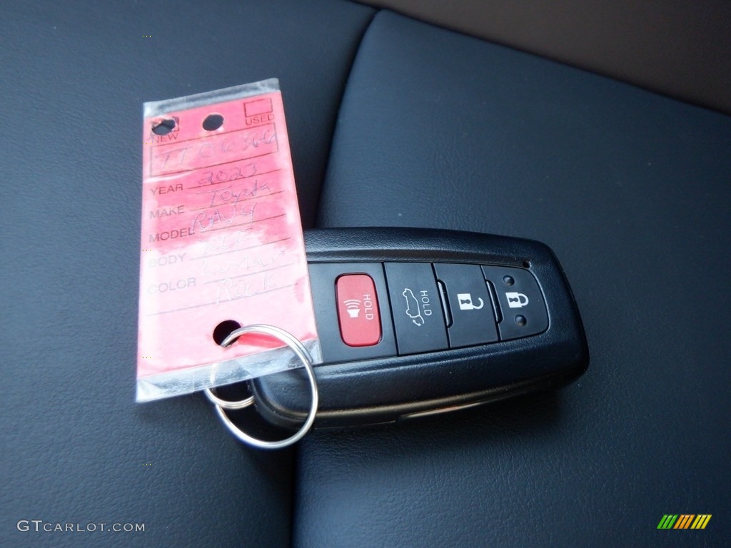 2023 Toyota RAV4 XLE Premium AWD Keys Photos