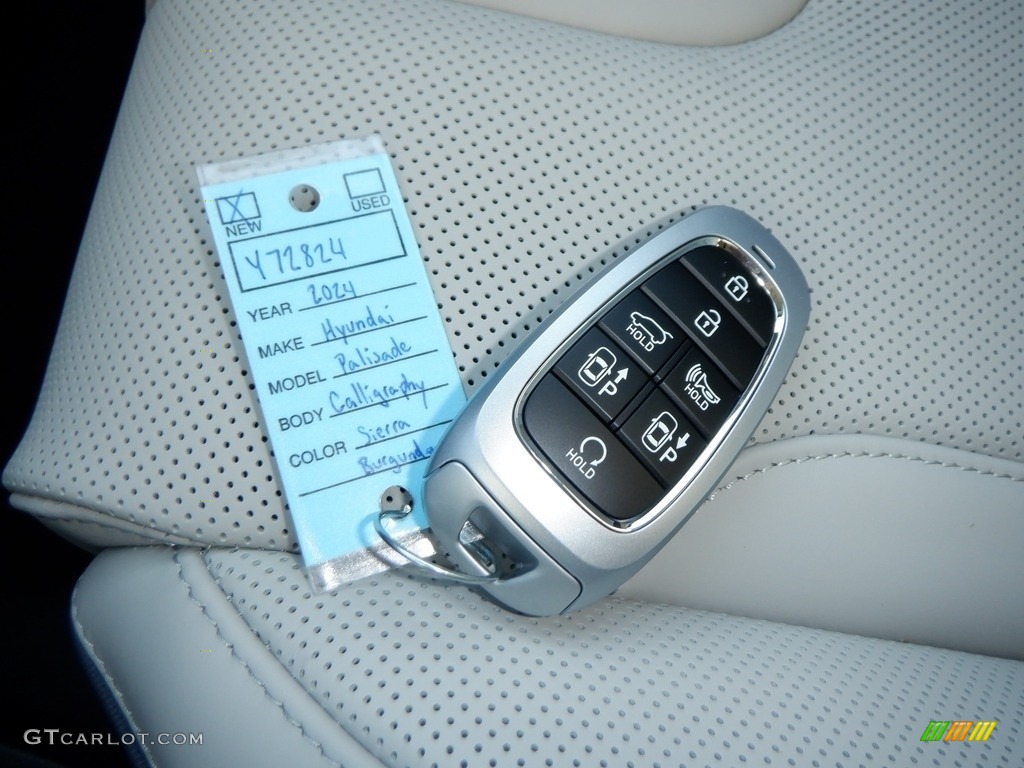 2024 Hyundai Palisade Calligraphy AWD Keys Photos