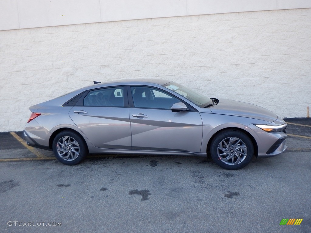 Fluid Metal 2024 Hyundai Elantra SEL Exterior Photo #146717059