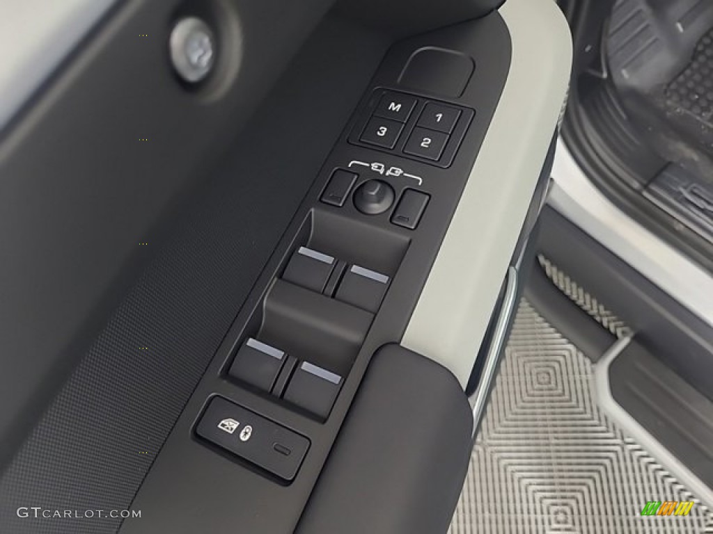2024 Land Rover Defender 130 S Door Panel Photos