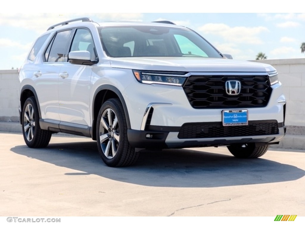 2024 Honda Pilot Touring AWD Exterior Photos