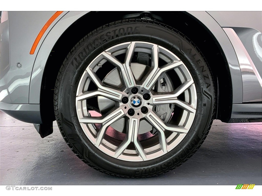 2023 BMW X7 xDrive40i Wheel Photos