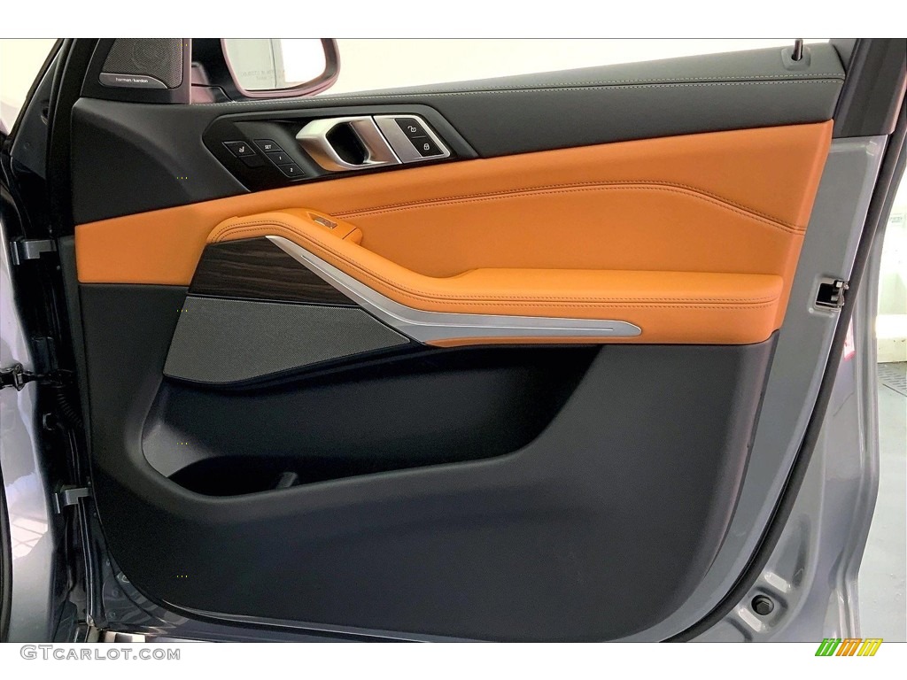 2023 BMW X7 xDrive40i Tartufo Door Panel Photo #146718460