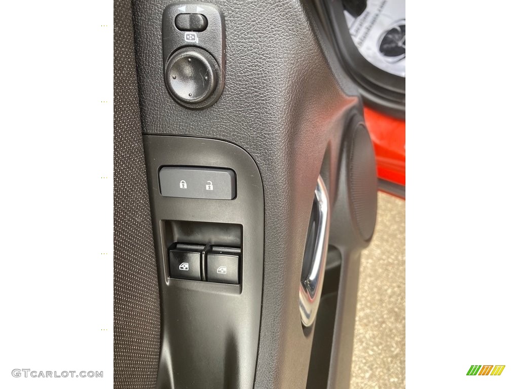 2013 Chevrolet Camaro SS Coupe Door Panel Photos